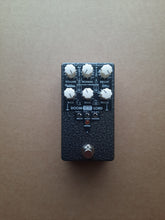 Load image into Gallery viewer, DoomLord Sunn model T Pre-Amp
