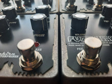 Load image into Gallery viewer, Fuzz Warp