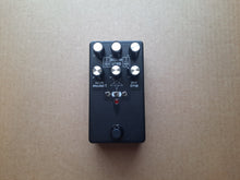 Load image into Gallery viewer, DoomLord Sunn model T Pre-Amp
